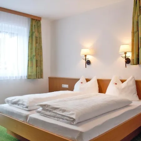 Lena Apartmán *